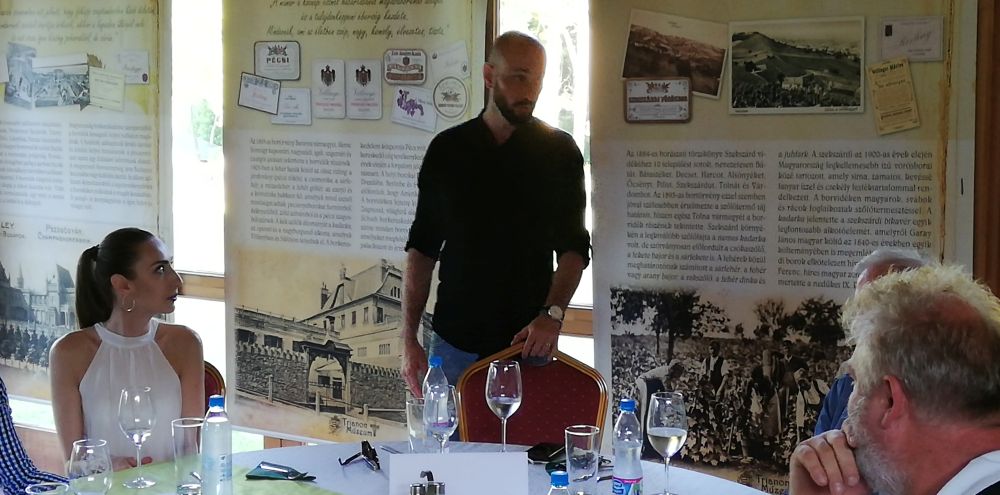 alakulo konferenciajat tartotta a karpatok bora kulhoni magyar boraszati adatbazis program fokep